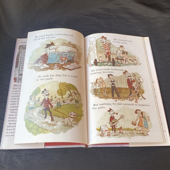 Zombie in Love 🧟‍♂️❤️🧟‍♀️ book by Kelly DiPucchio - Picture 4 of 4